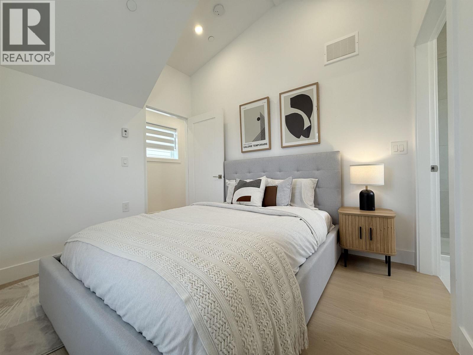 2105 E 33RD AVENUE, Vancouver