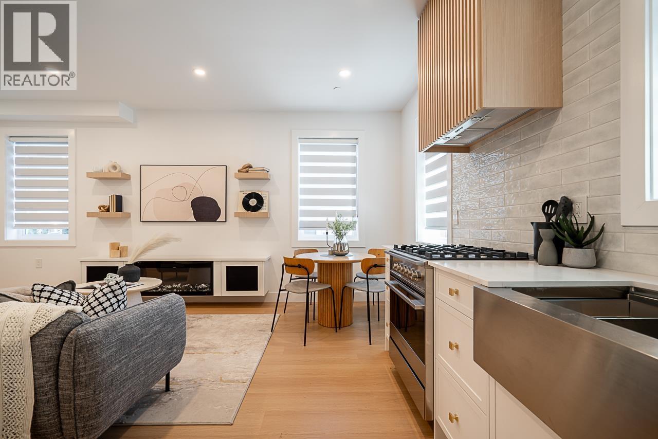 2105 E 33RD AVENUE, Vancouver