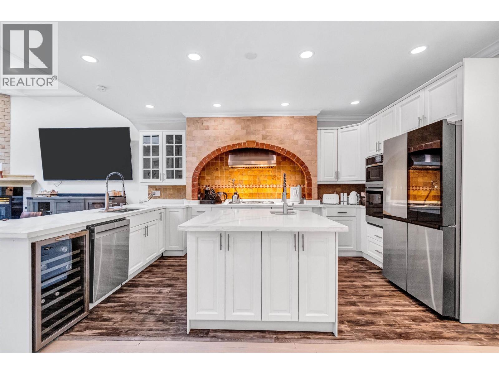 1219 ARBORLYNN DRIVE, North Vancouver