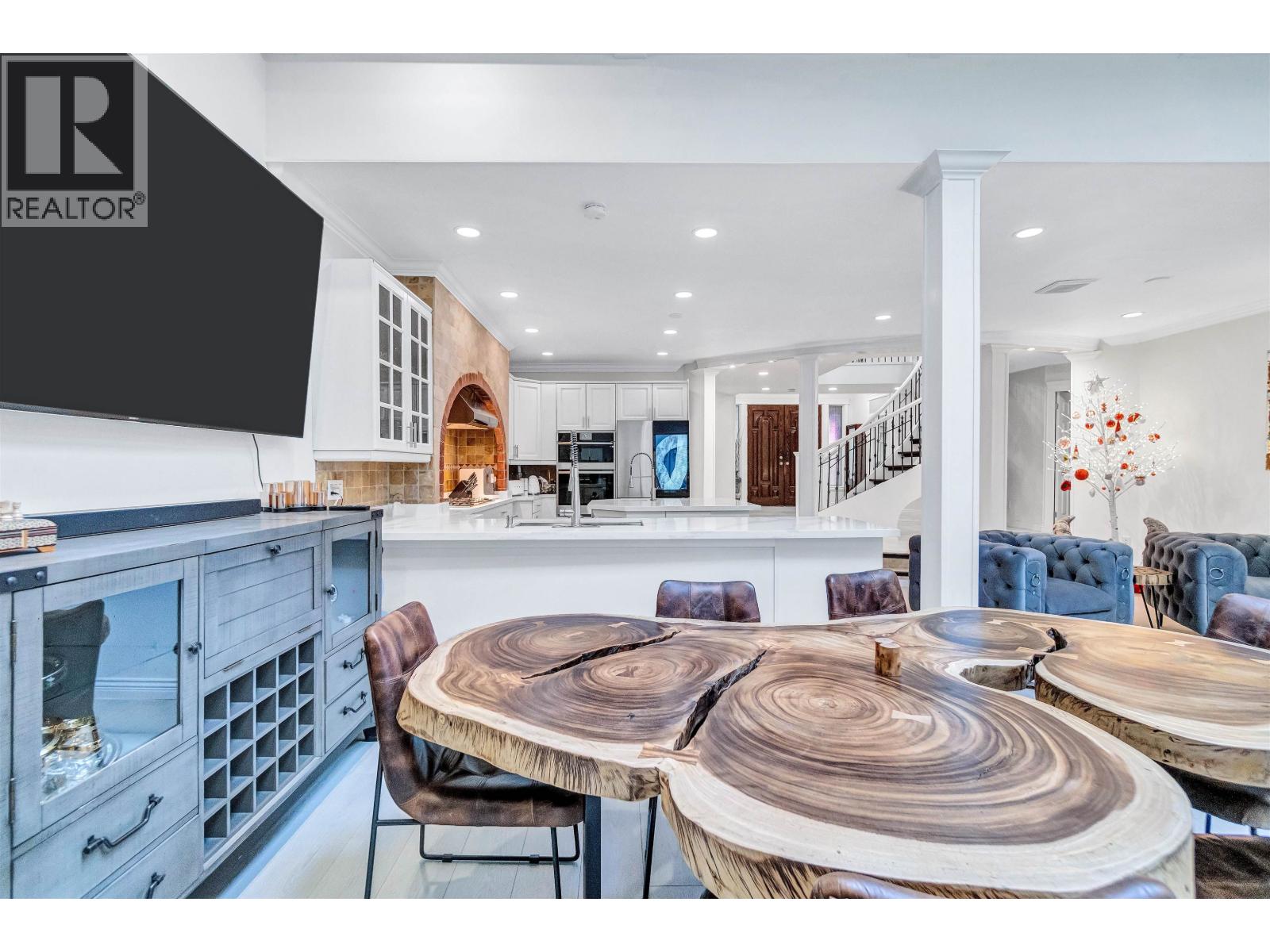 1219 ARBORLYNN DRIVE, North Vancouver