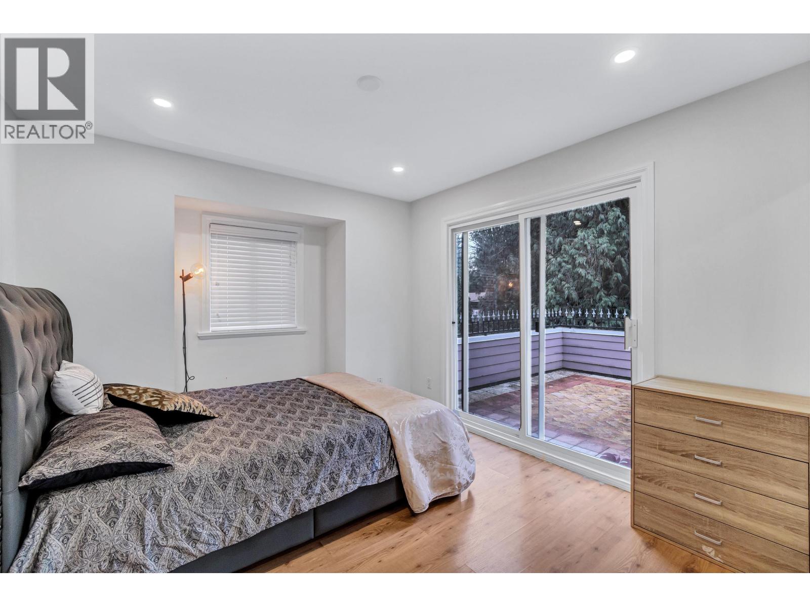 1219 ARBORLYNN DRIVE, North Vancouver