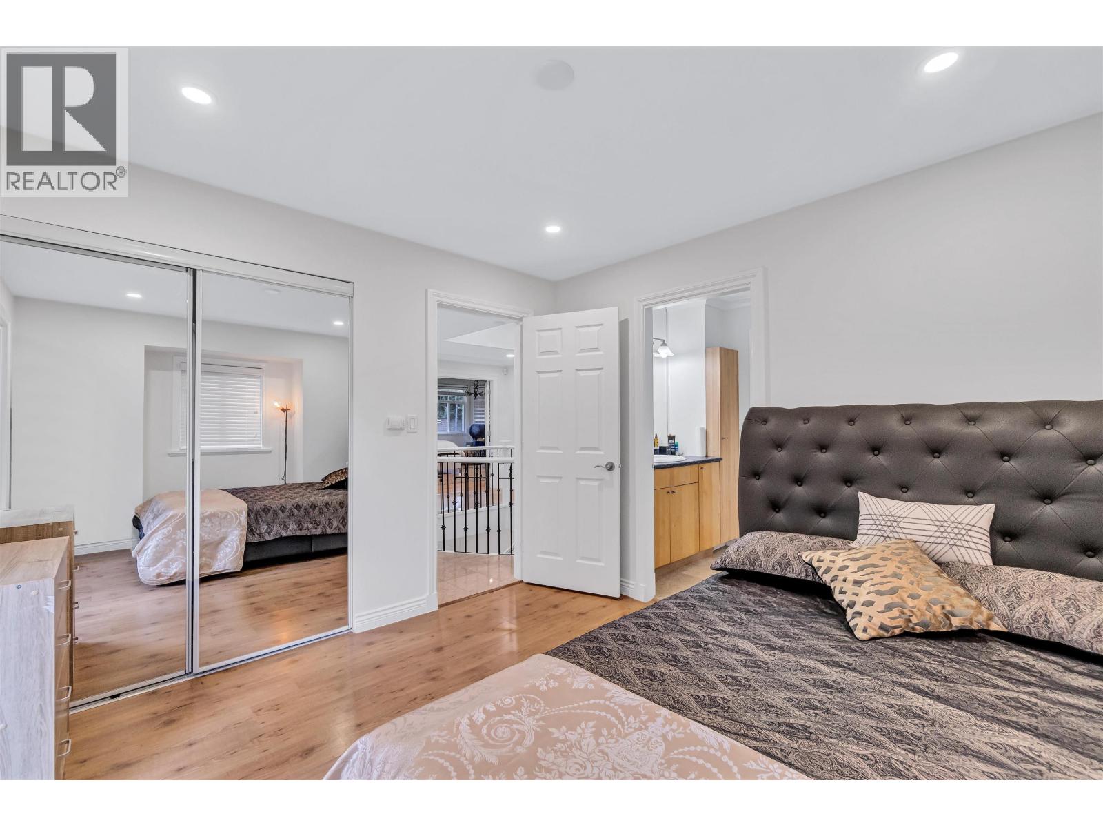 1219 ARBORLYNN DRIVE, North Vancouver