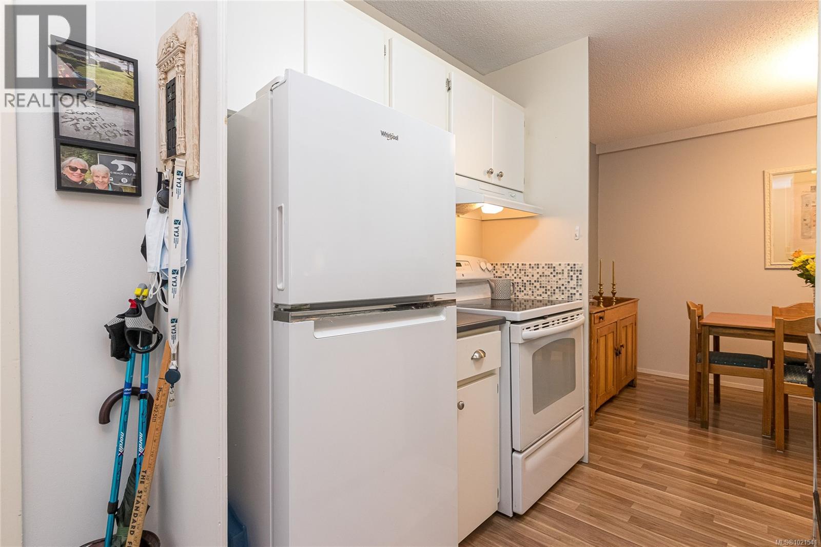 108 2040 White Birch Rd, Sidney