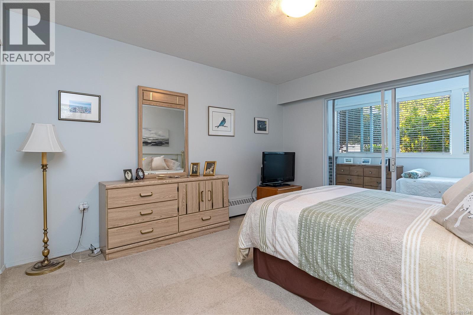 108 2040 White Birch Rd, Sidney