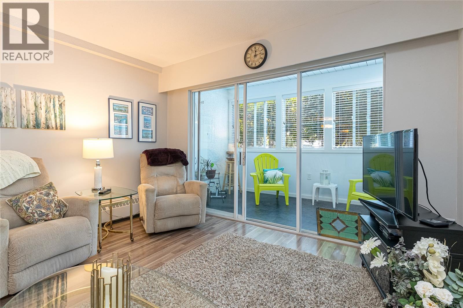 108 2040 White Birch Rd, Sidney