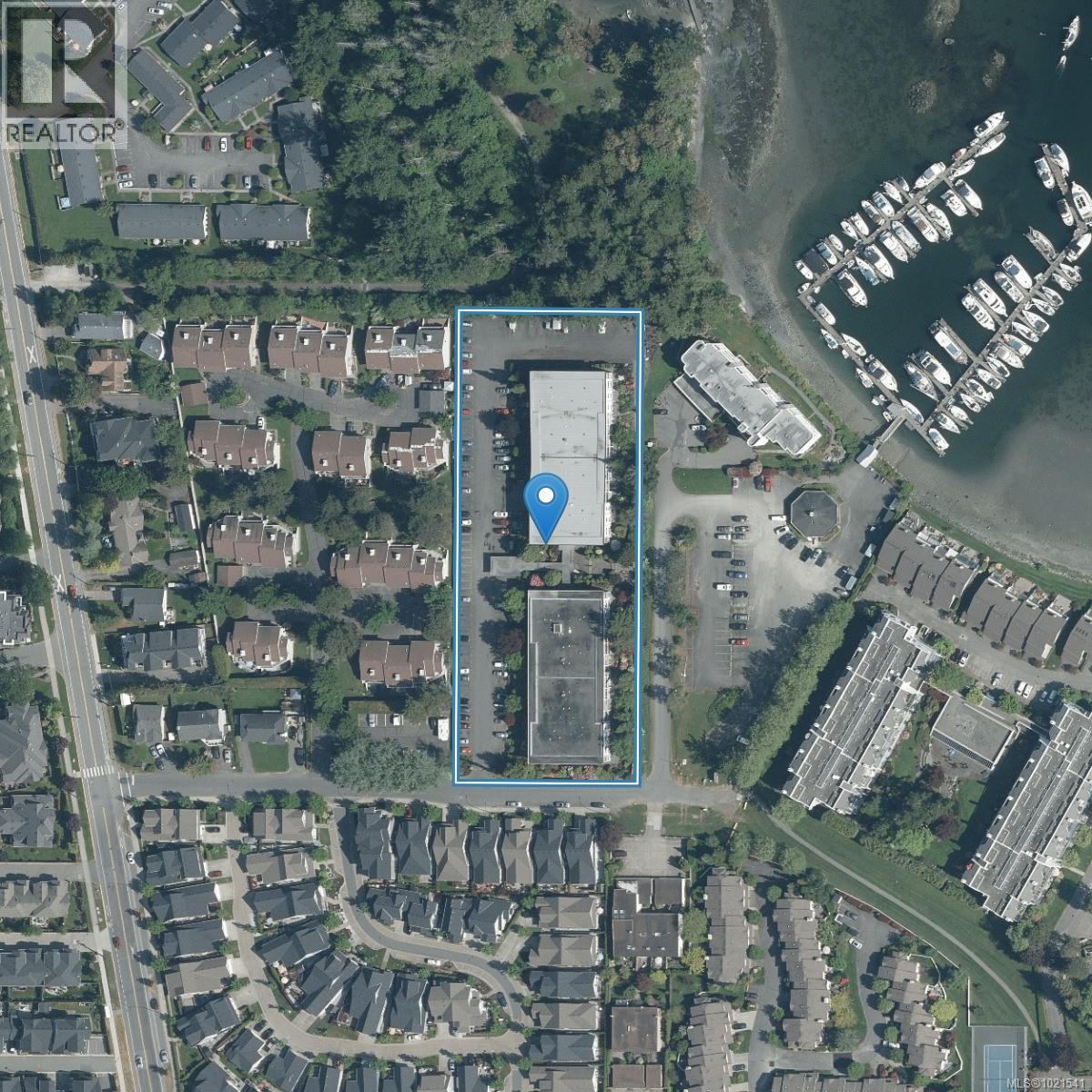 108 2040 White Birch Rd, Sidney