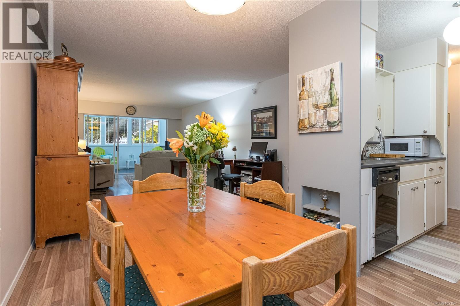 108 2040 White Birch Rd, Sidney