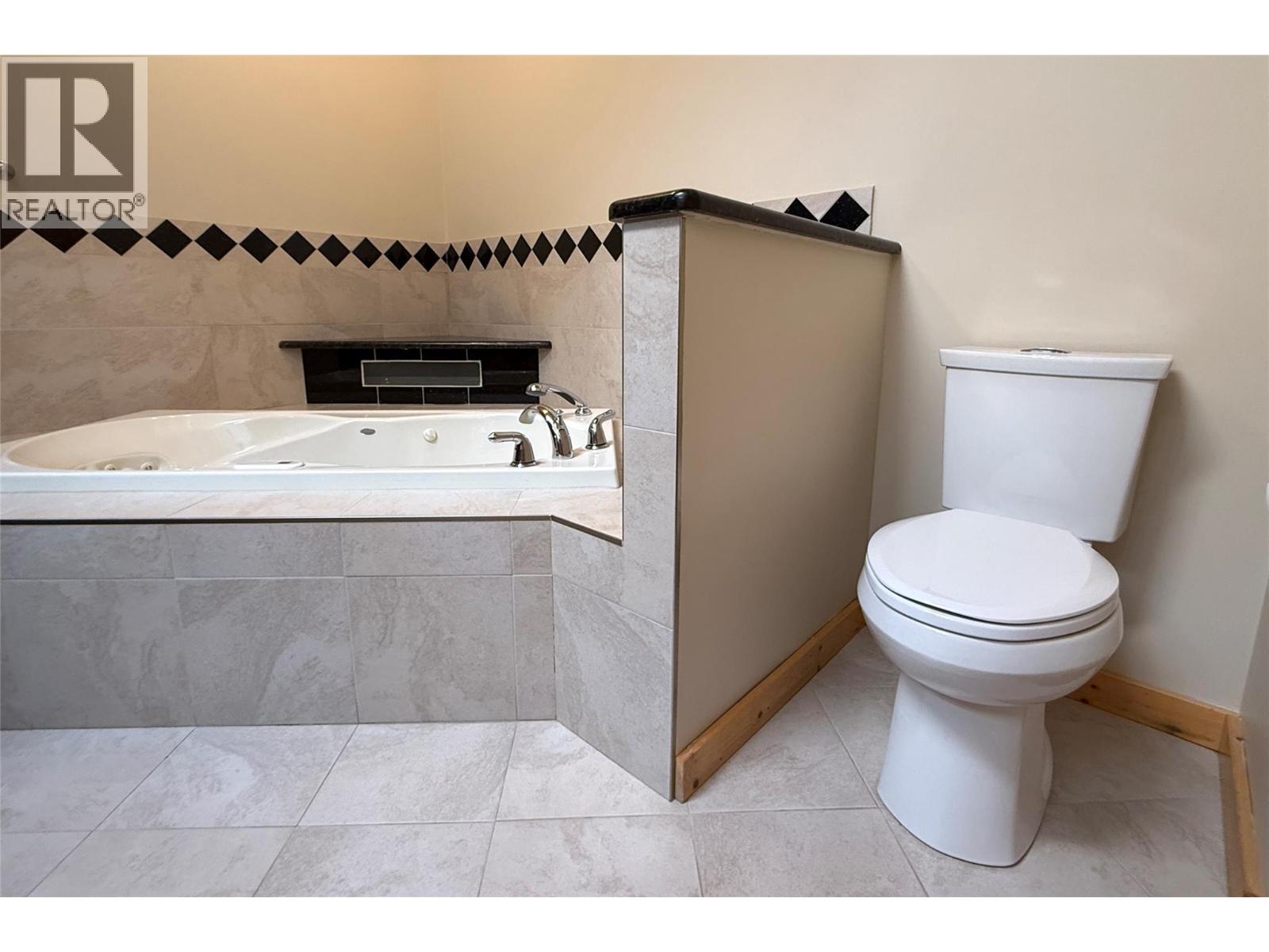 940 313TH DRIVE - 33