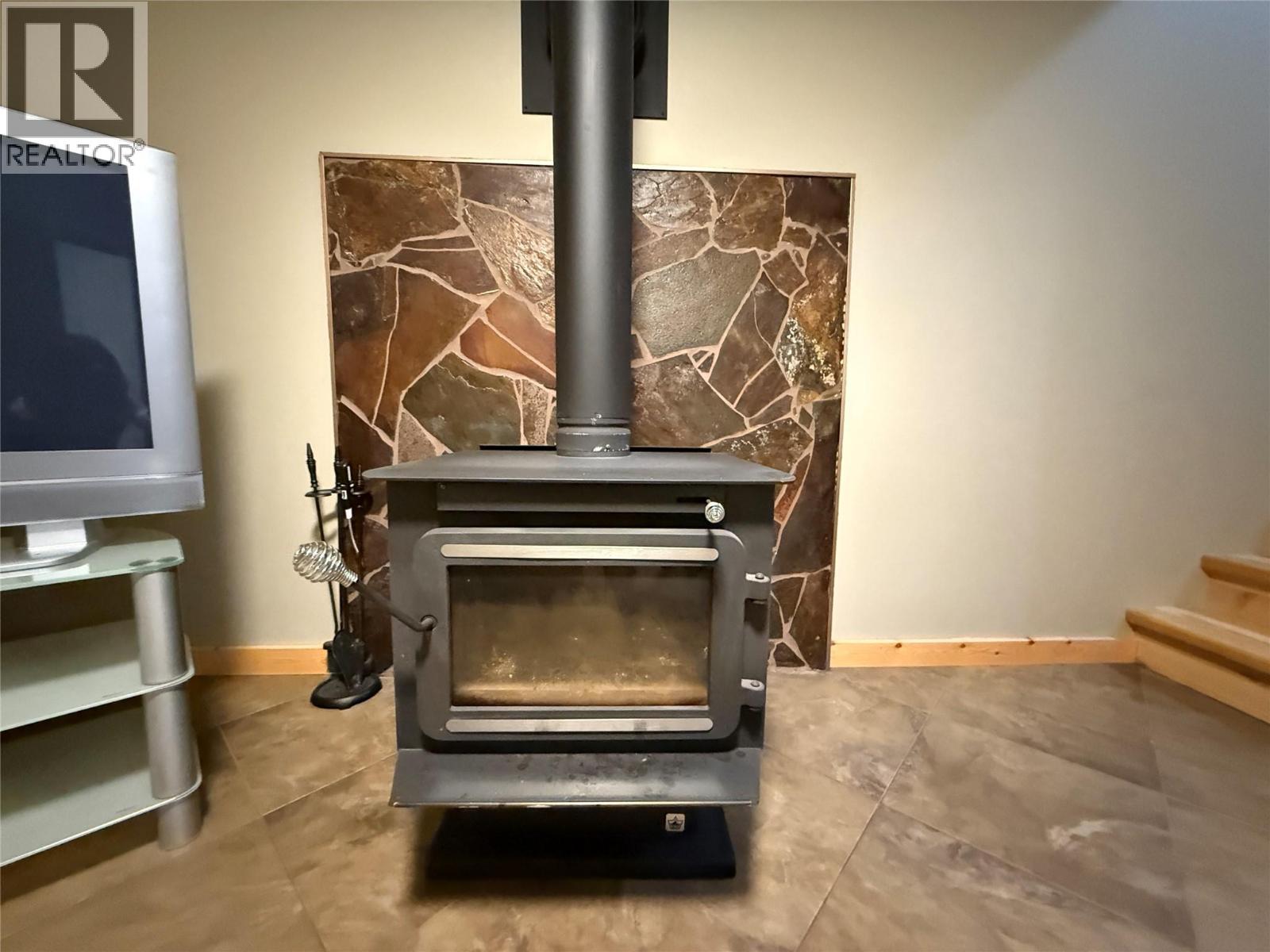 940 313TH DRIVE - 46