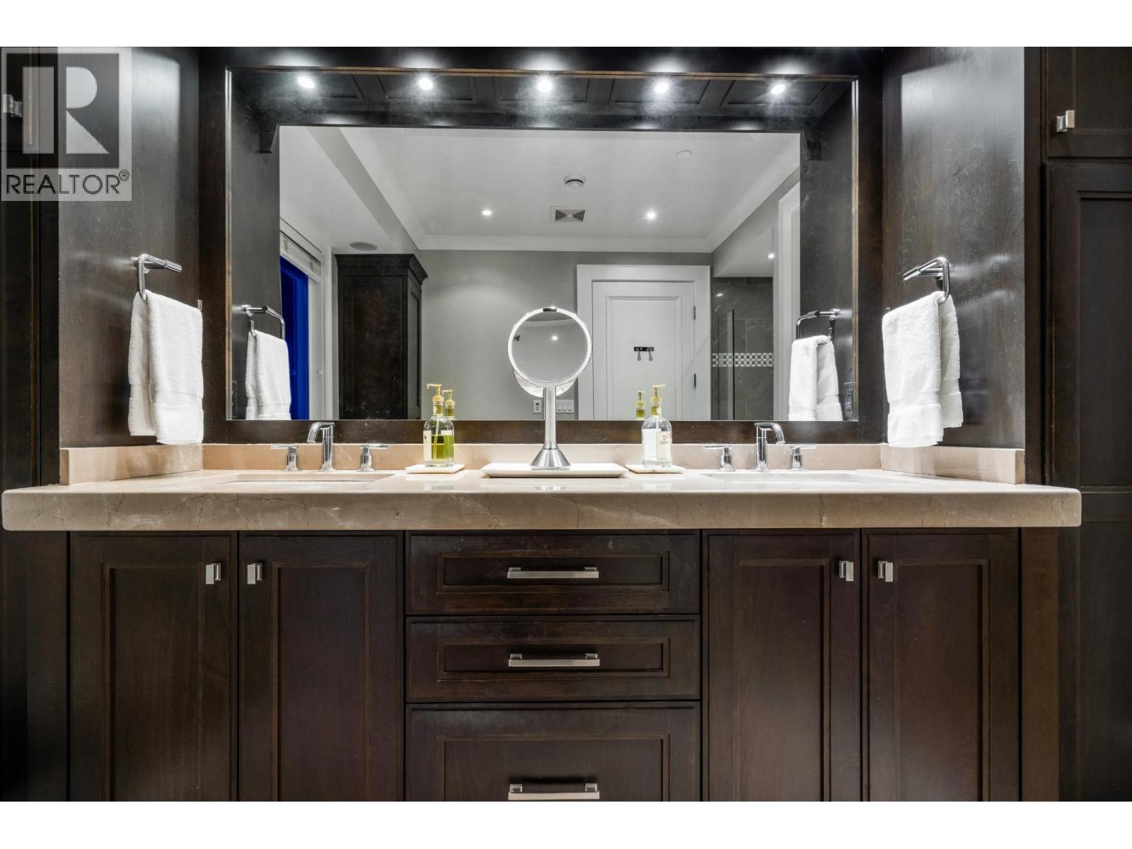 2312 KINGS AVENUE, West Vancouver