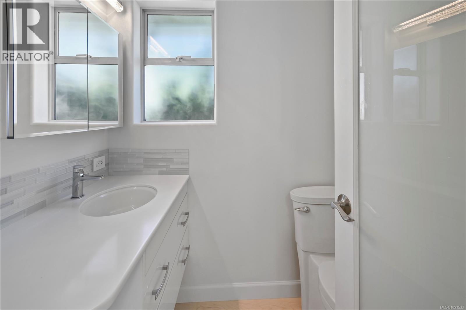 3359 Edgewood Dr, Nanaimo