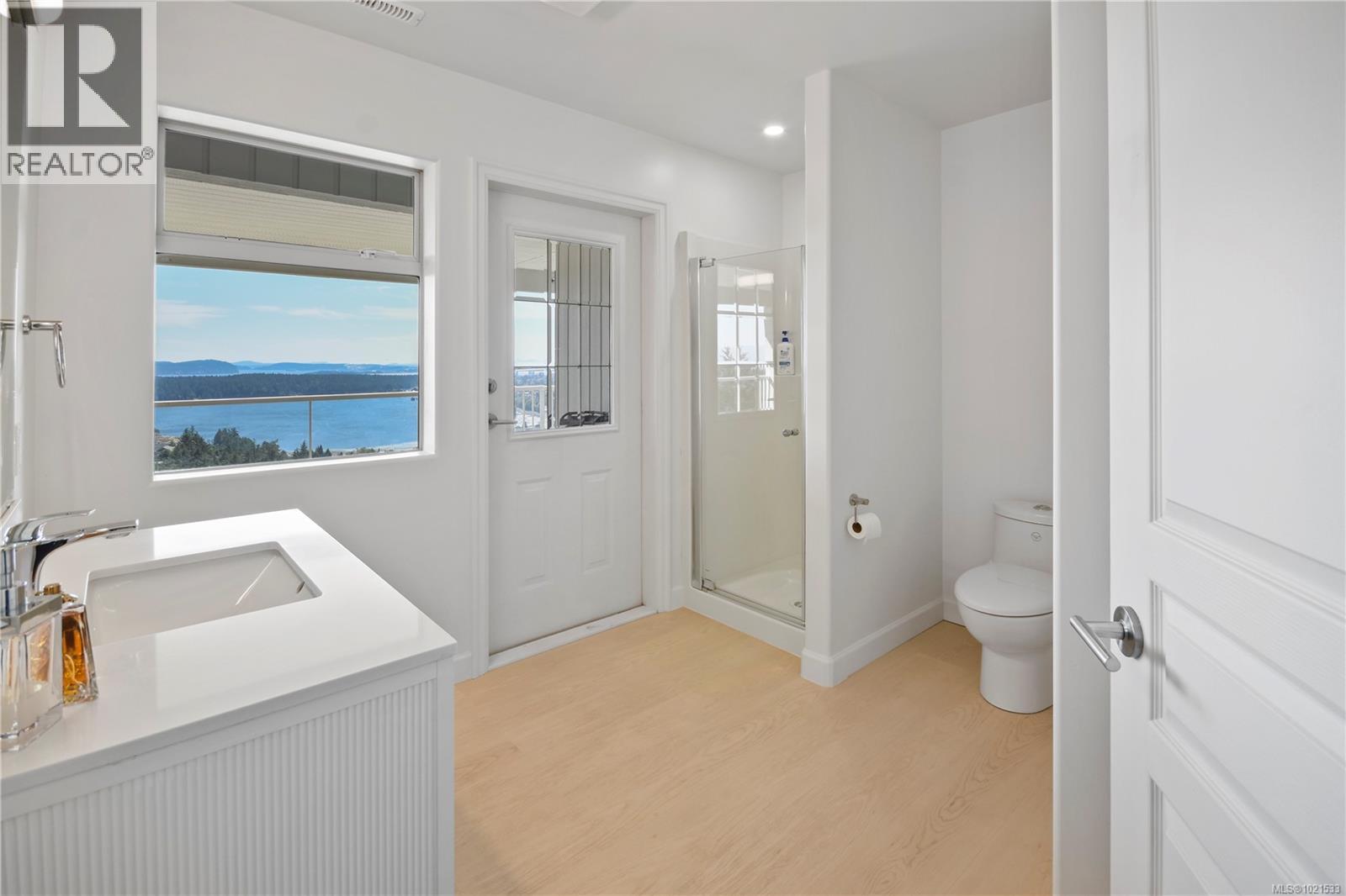 3359 Edgewood Dr, Nanaimo