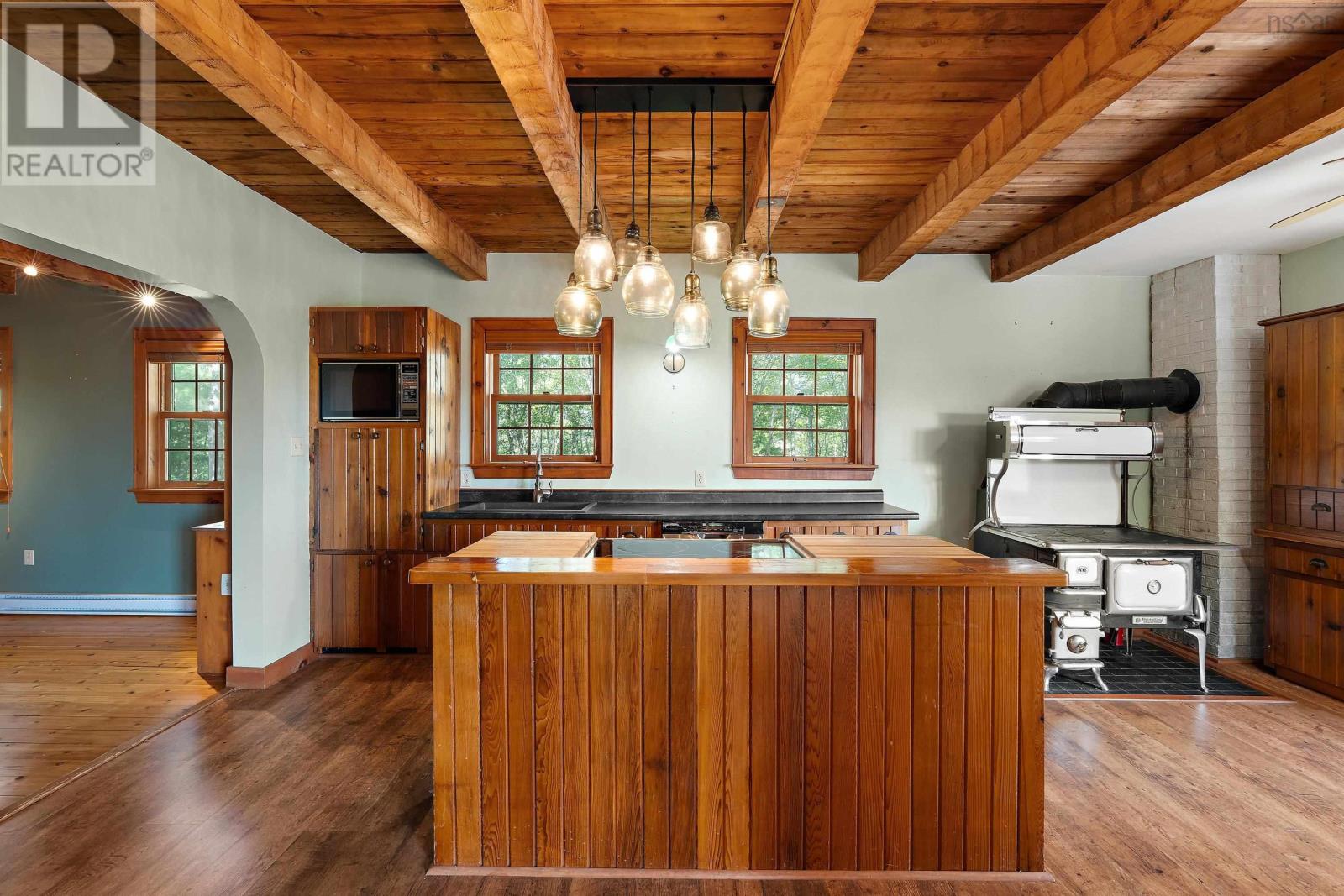 Property 7 of 41 of 189 Hwy 3