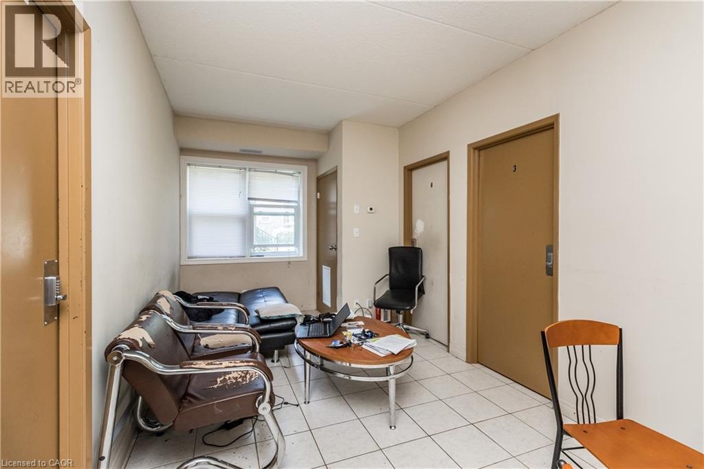 #101 253 LESTER STREET - 27