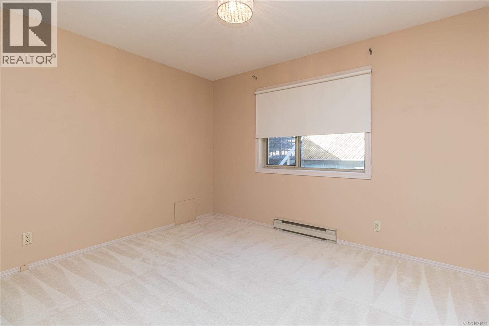 991 Seapearl Pl, Saanich