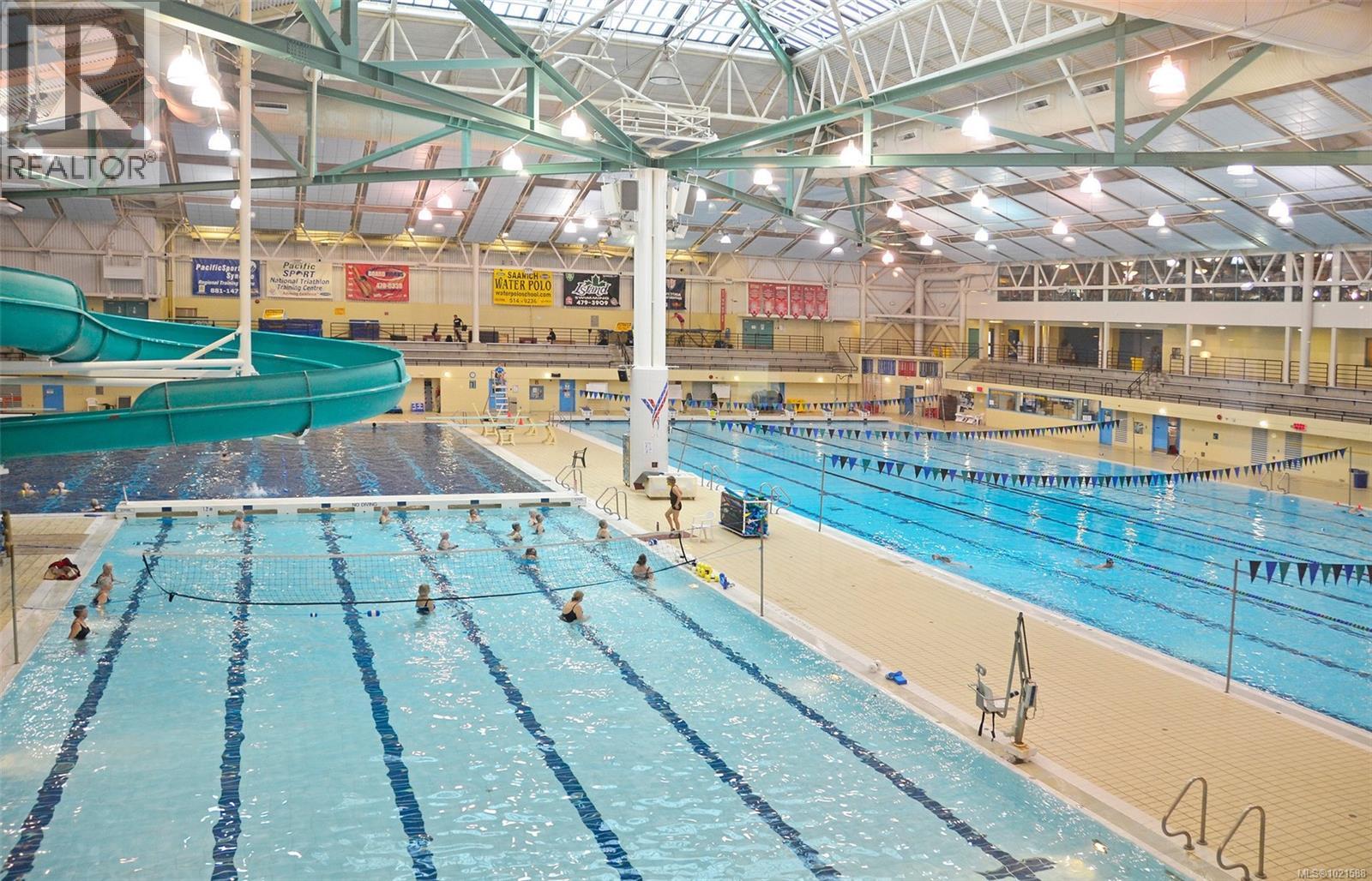 991 Seapearl Pl, Saanich