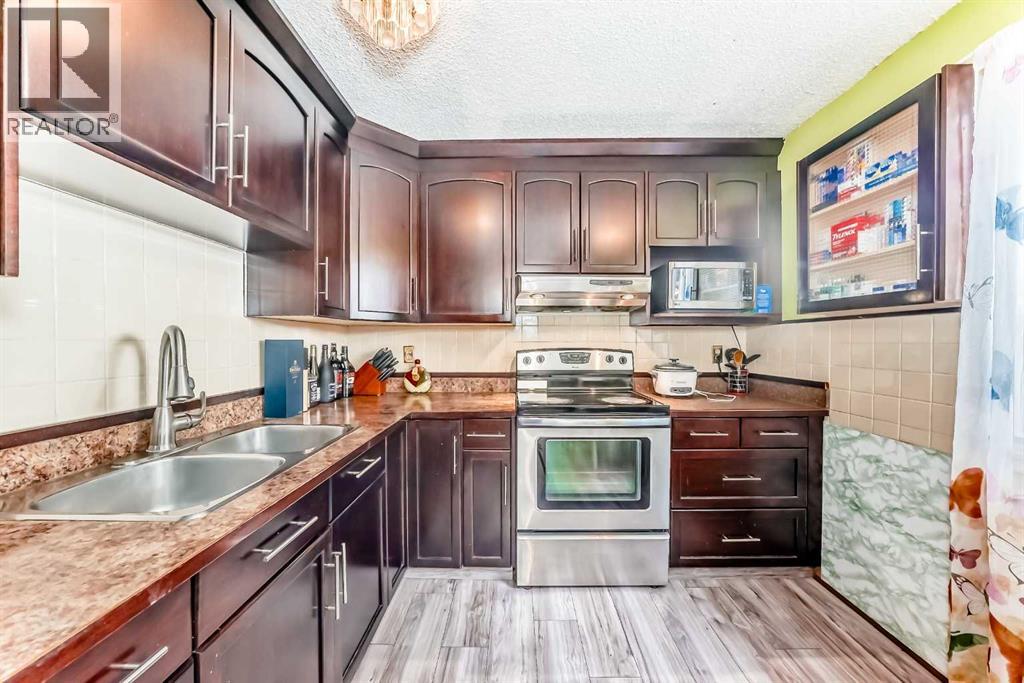 Single Family House for Sale in   Avenue NE Pineridge Calgary 