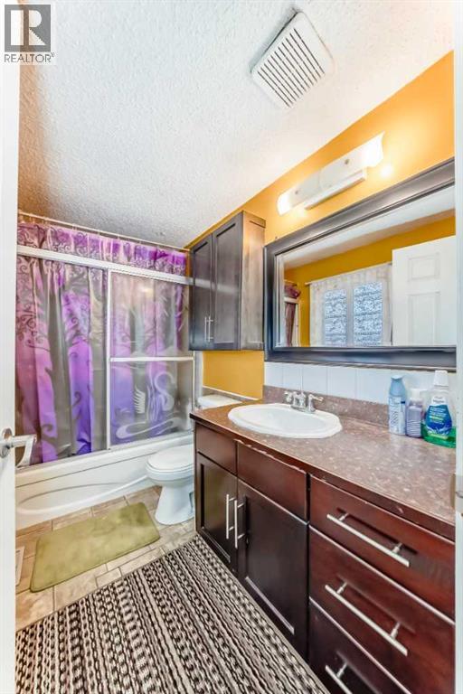 Single Family House for Sale in   Avenue NE Pineridge Calgary 