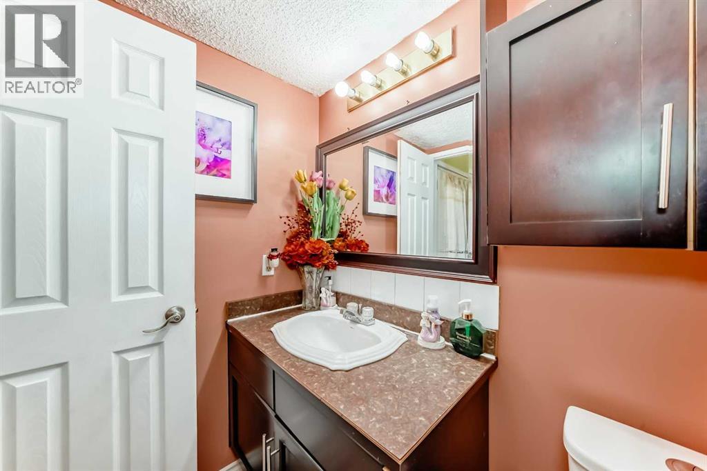 Single Family House for Sale in   Avenue NE Pineridge Calgary 