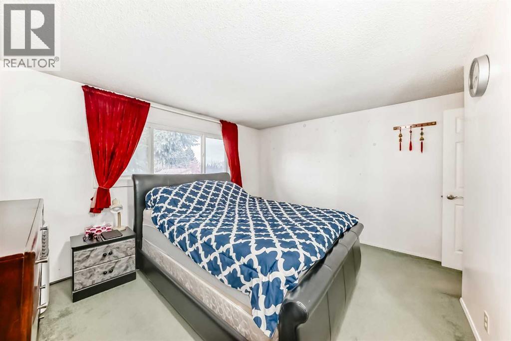 Single Family House for Sale in   Avenue NE Pineridge Calgary 