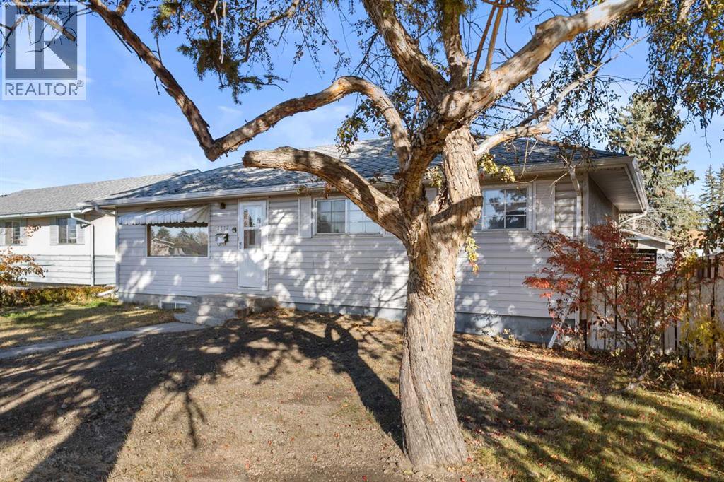 Single Family House Bungalow for Sale in  Fortune Road SE Forest Heights Calgary 