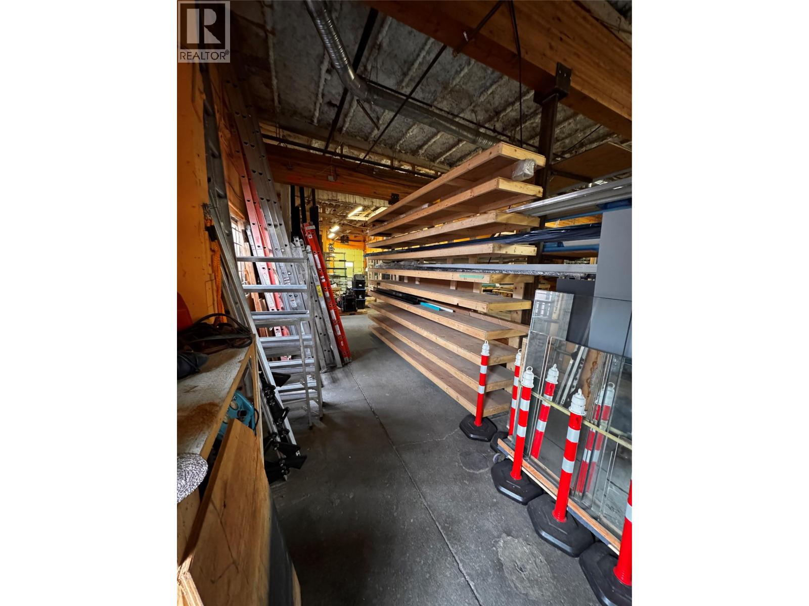 101 310 CO-OP Avenue, Oliver