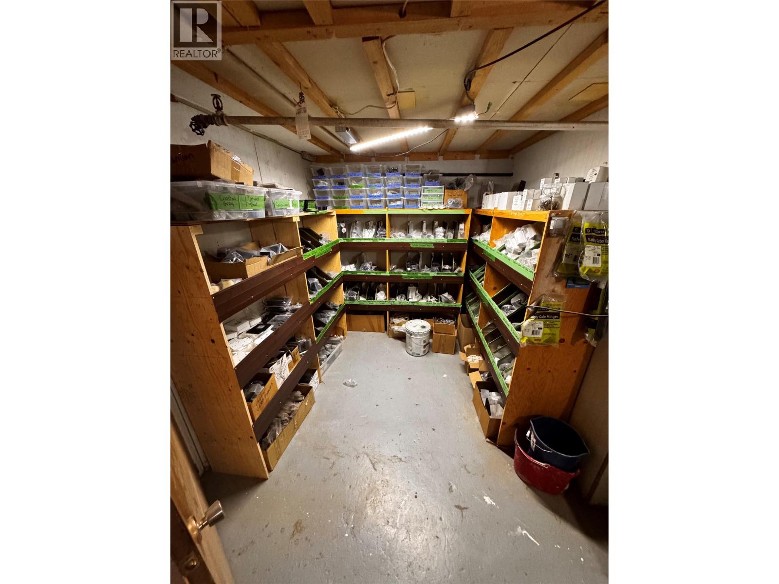 101 310 CO-OP Avenue, Oliver