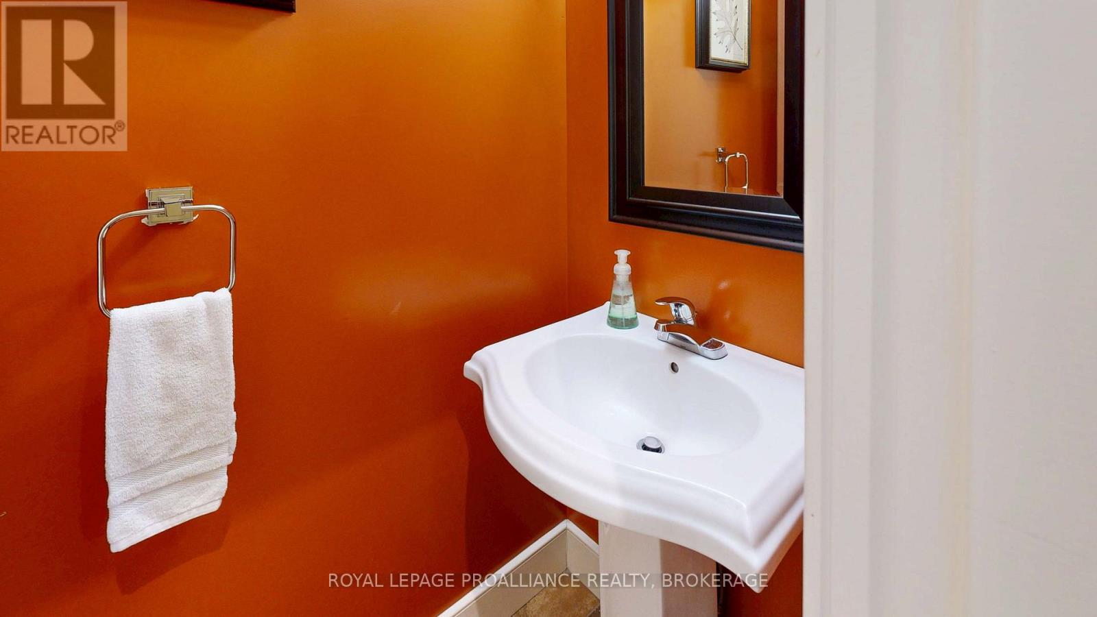 #2-5 532 10TH CONCESSION ROAD - 19