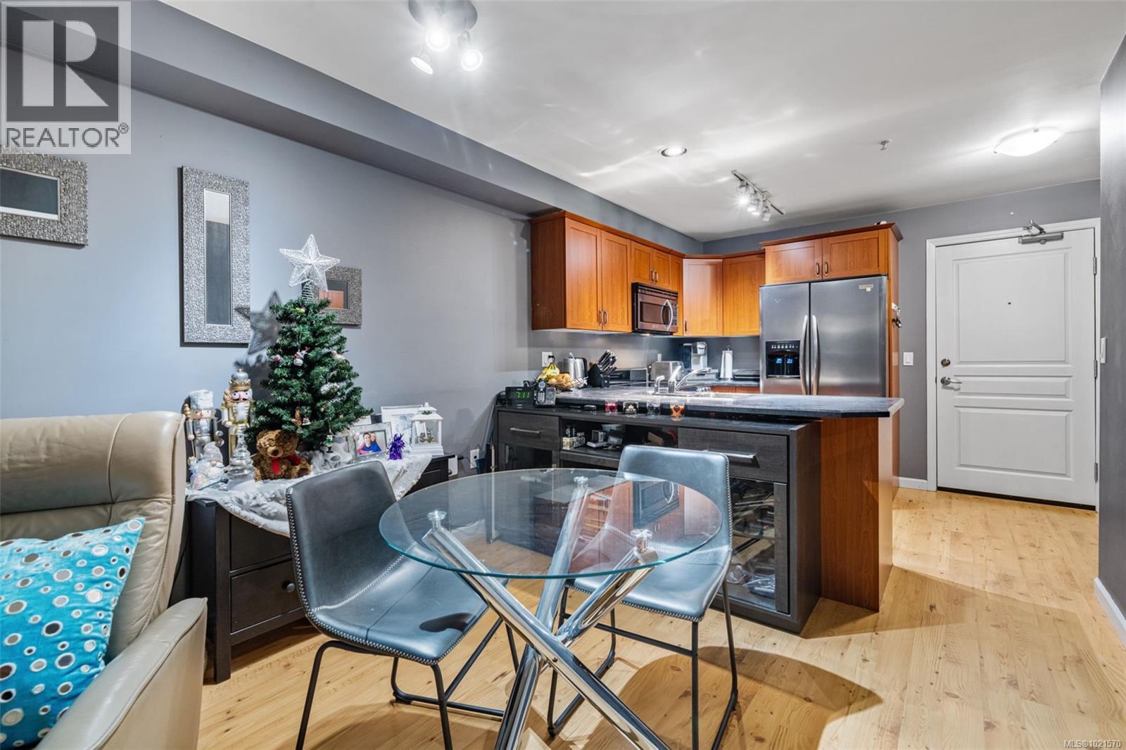 315 663 Goldstream Ave, Langford