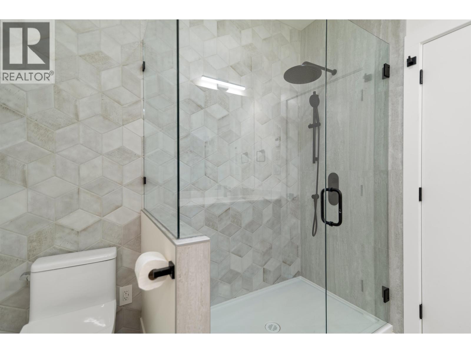 5410 STELLAR WAY, Sechelt