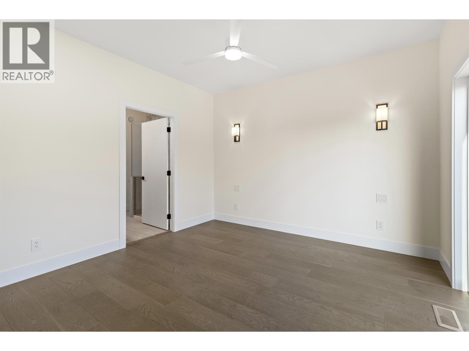 5410 STELLAR WAY, Sechelt