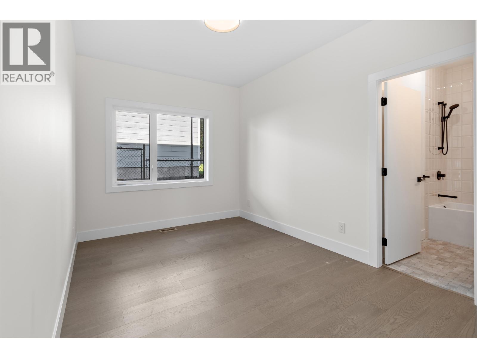 5410 STELLAR WAY, Sechelt