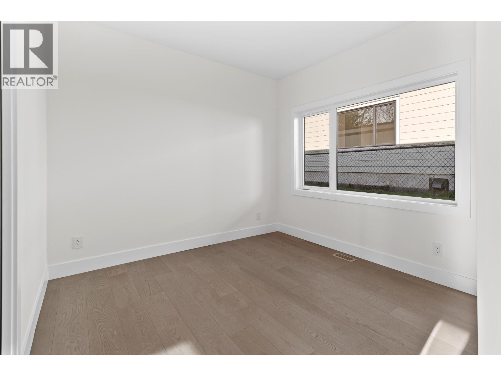 5410 STELLAR WAY, Sechelt