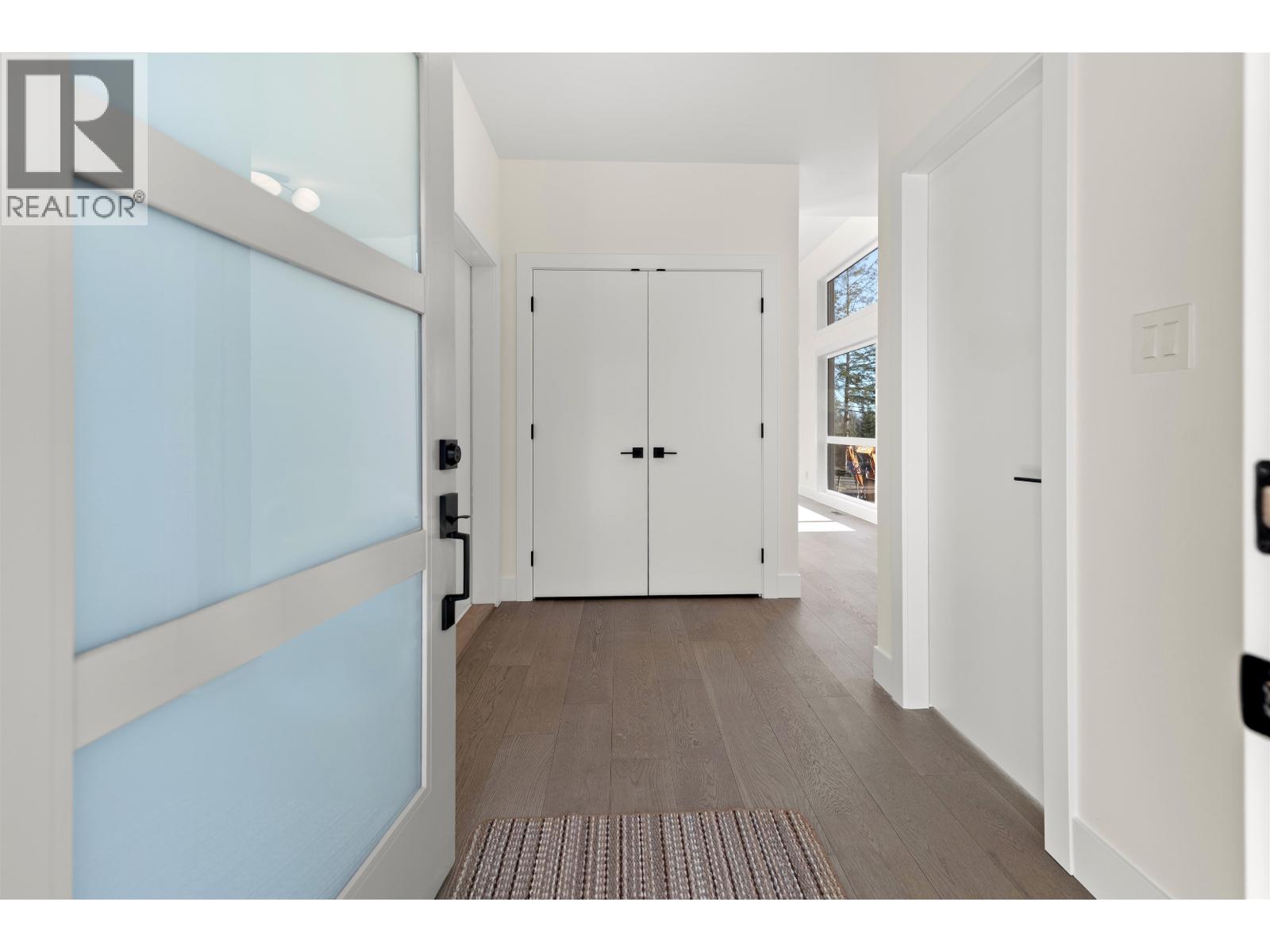 5410 STELLAR WAY, Sechelt