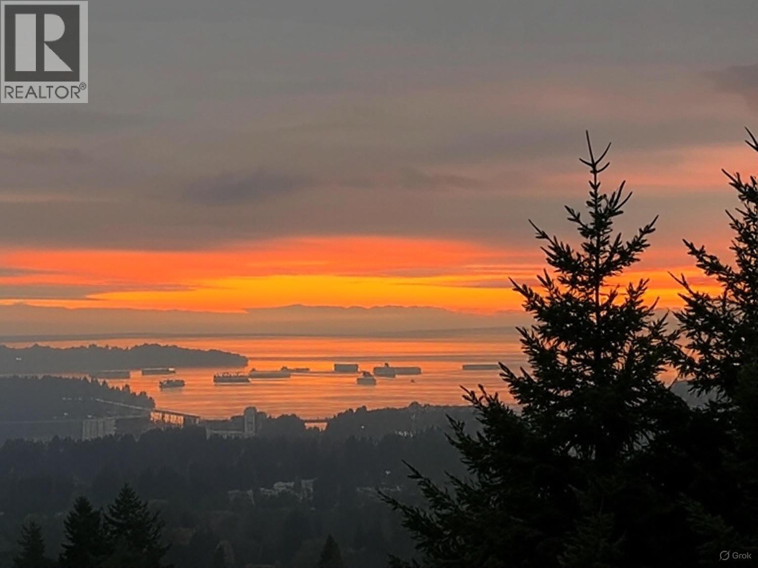 4050 ST. PAULS AVENUE, North Vancouver