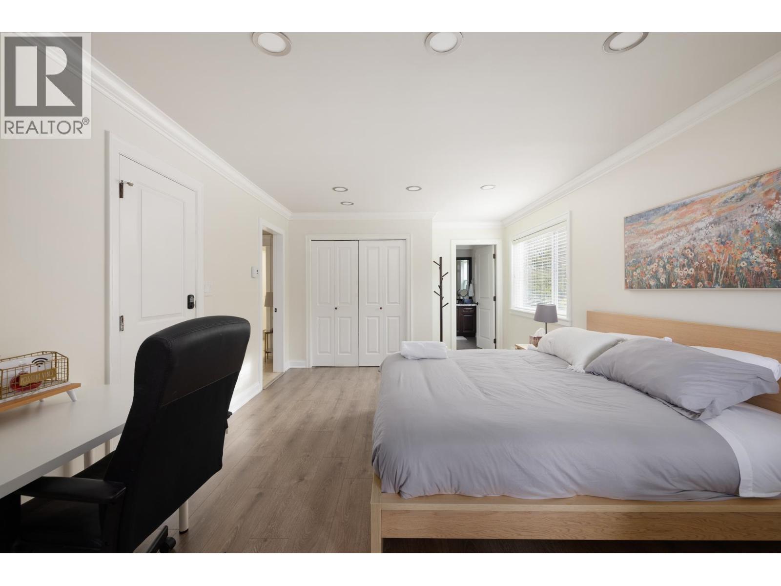 4050 ST. PAULS AVENUE, North Vancouver