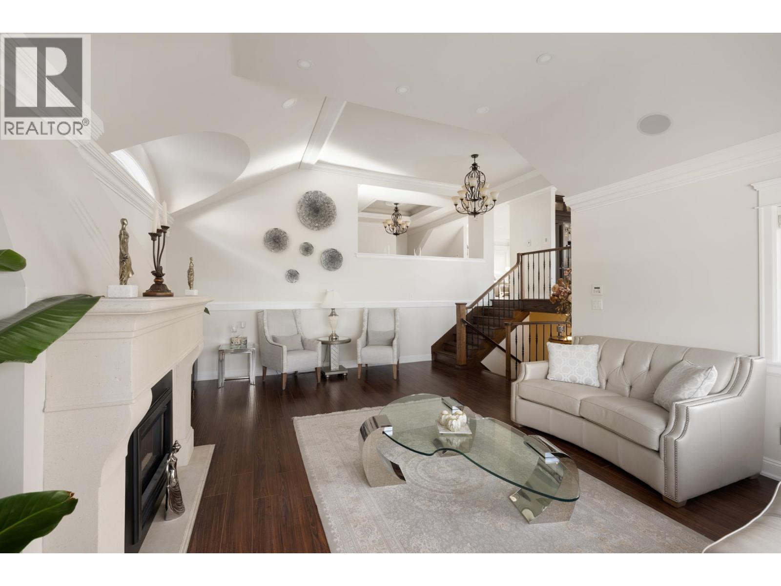 4050 ST. PAULS AVENUE, North Vancouver