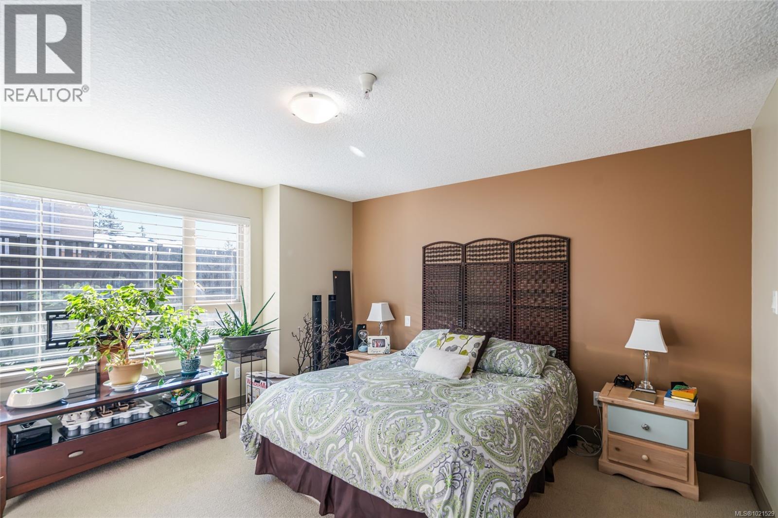 208 257 Moilliet St S, Parksville