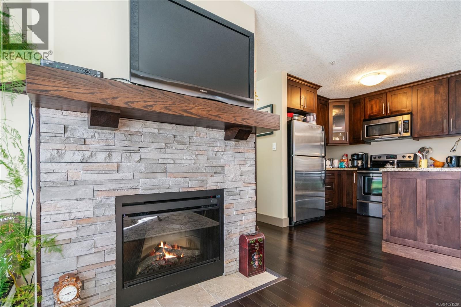 208 257 Moilliet St S, Parksville