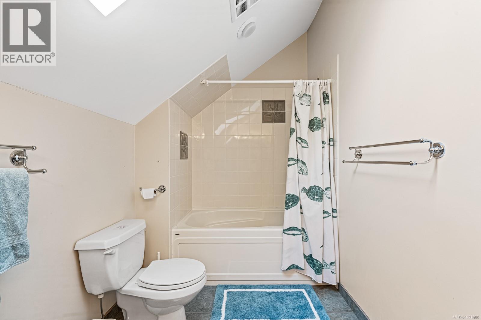 675 Towner Park Rd, North Saanich