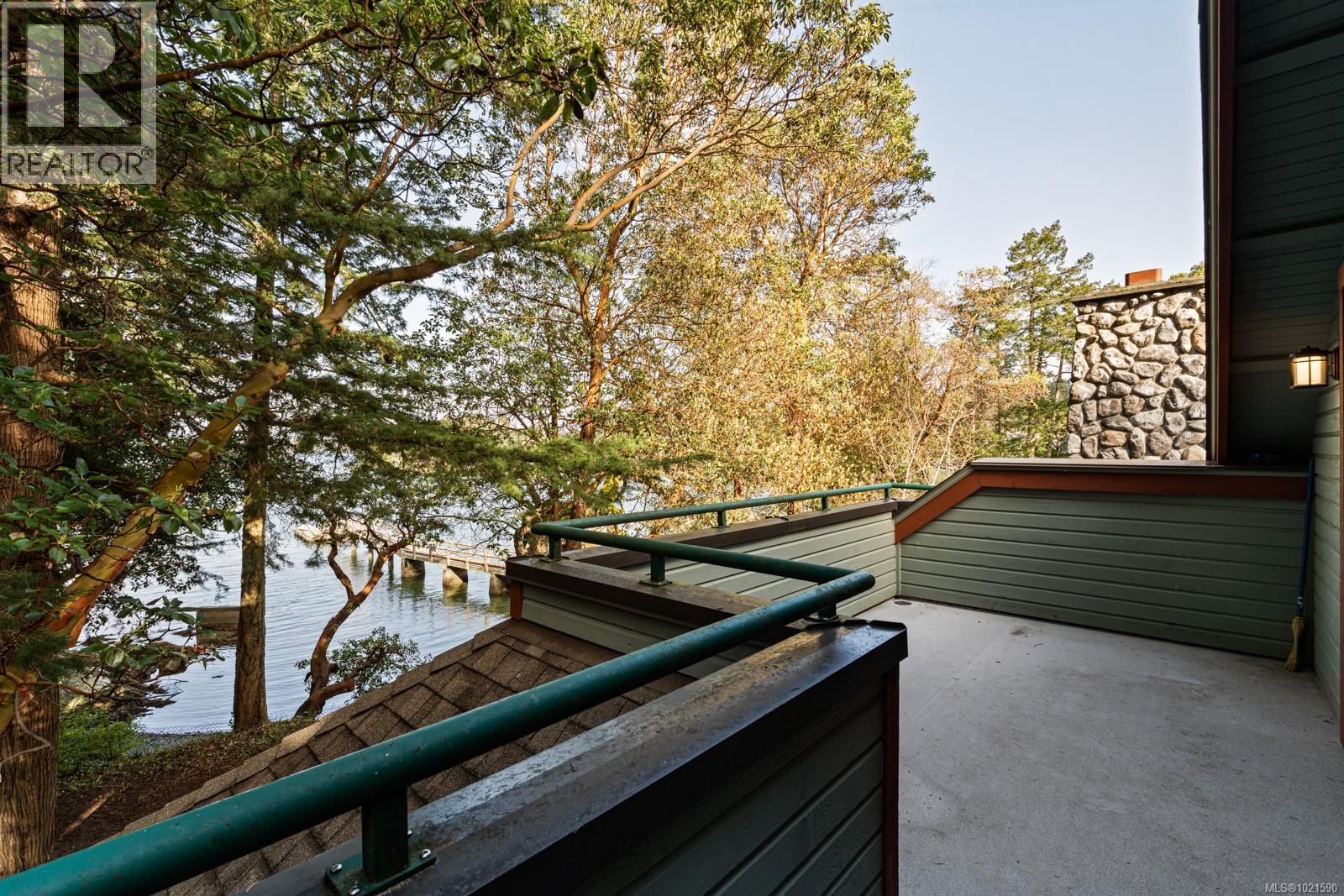 675 Towner Park Rd, North Saanich