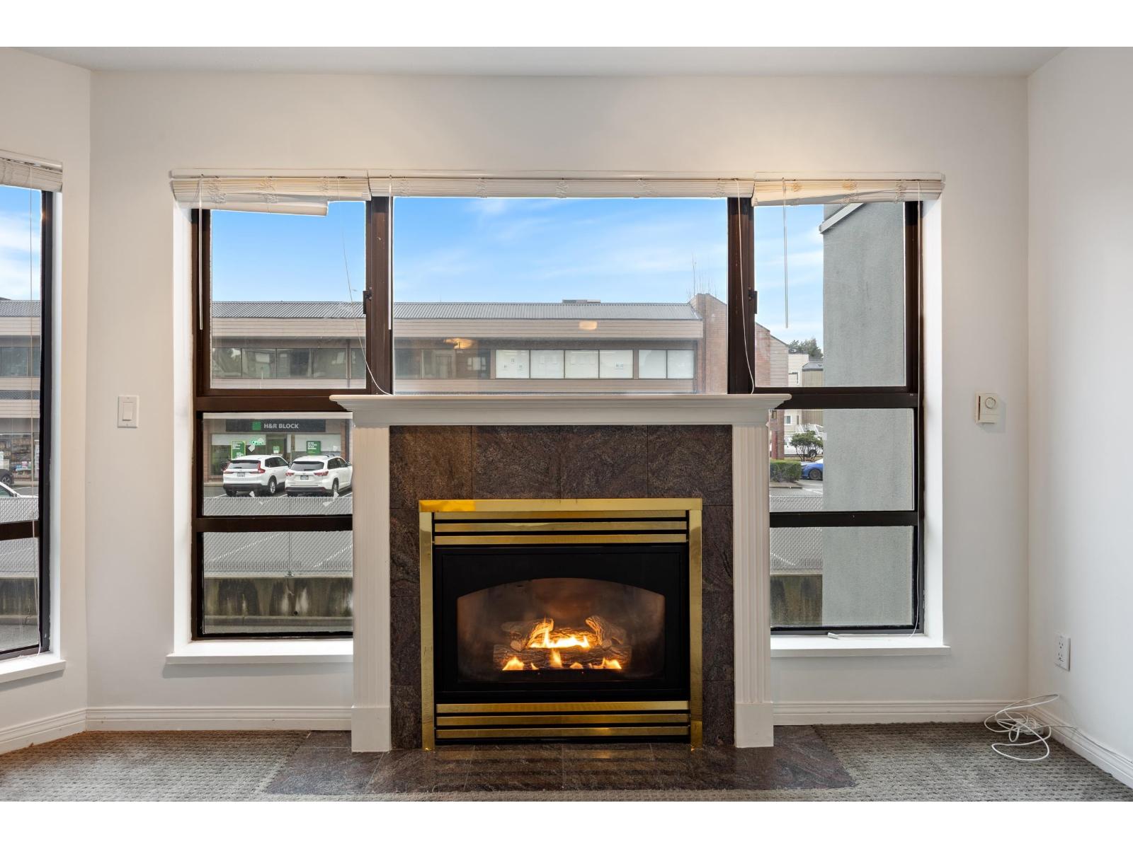 209 15241 18 Avenue - photo 2