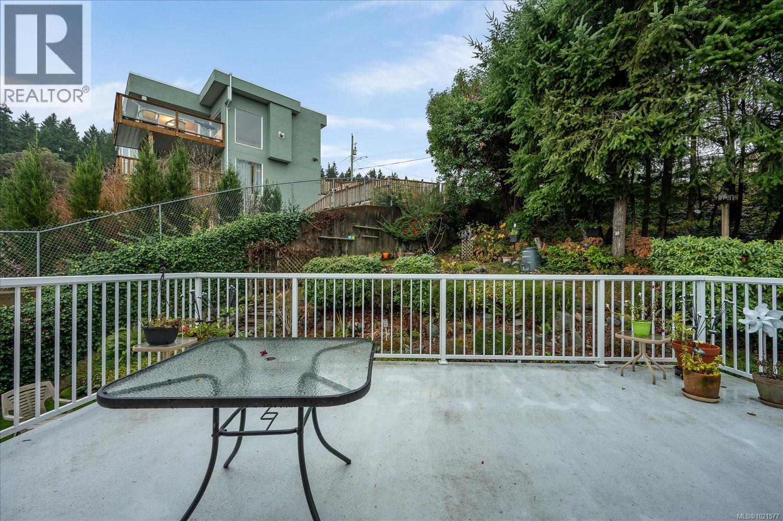 1085 COLLEGE DR - 12