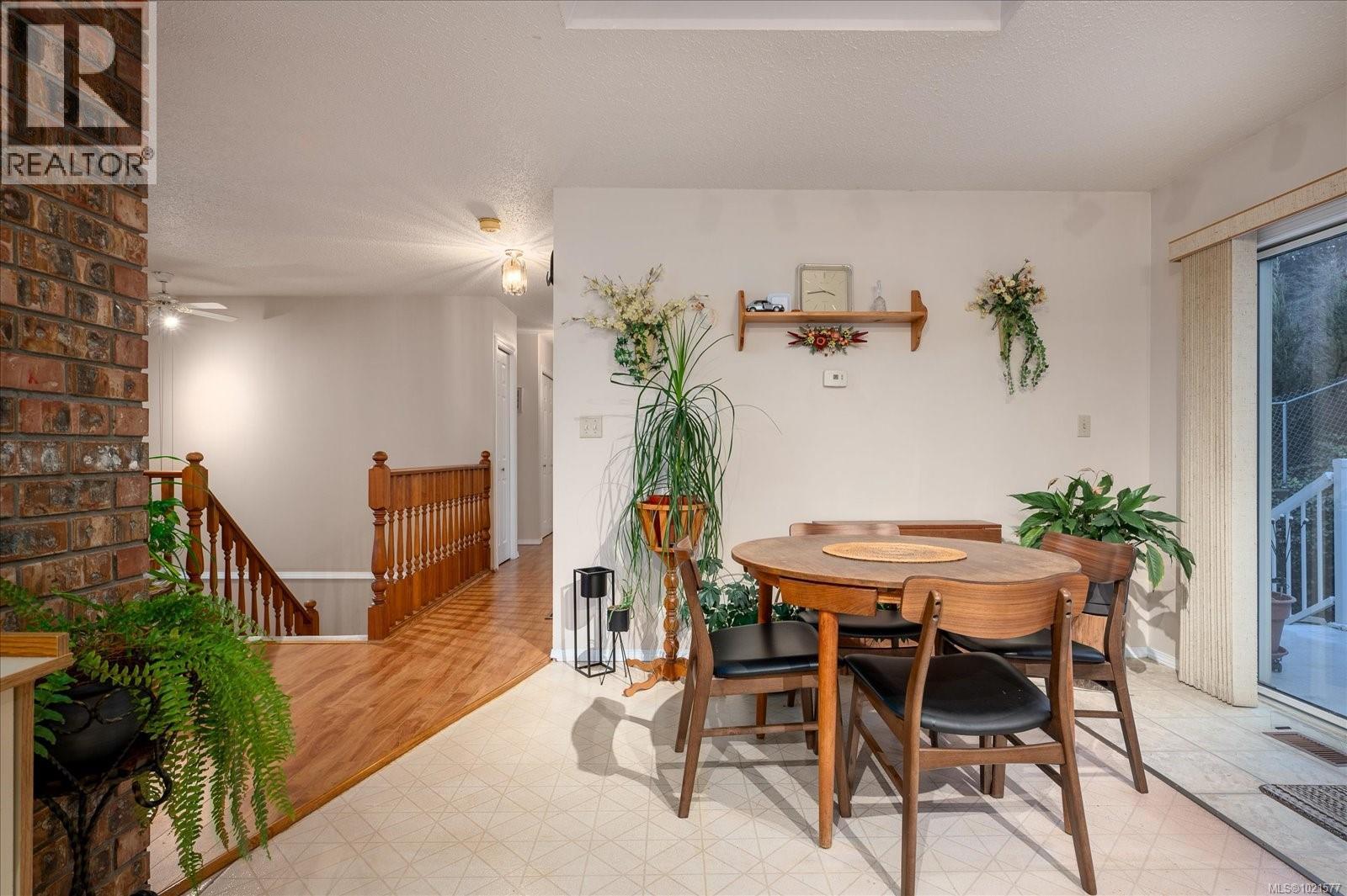 1085 COLLEGE DR - 14