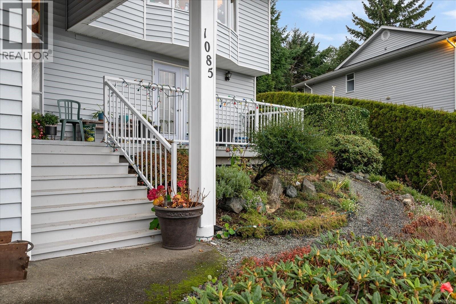 1085 COLLEGE DR - 30