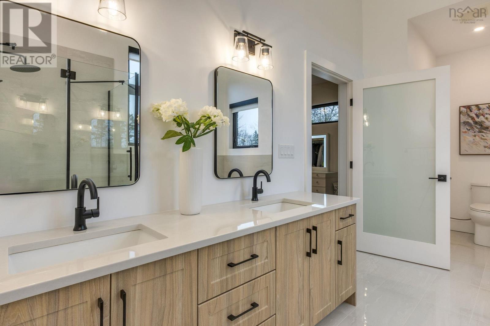 Property 26 of 43 of 64 Shady Vista Drive