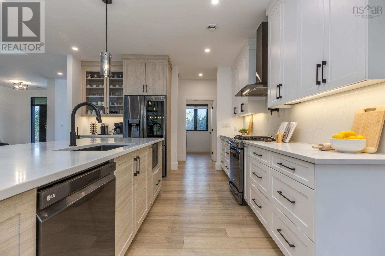 Property 10 of 43 of 64 Shady Vista Drive