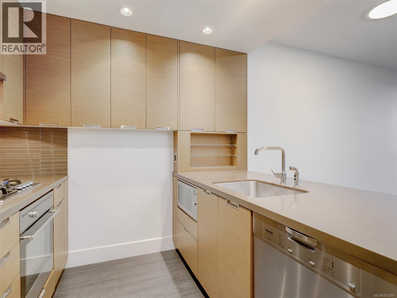 1007 83 Saghalie Road, Victoria