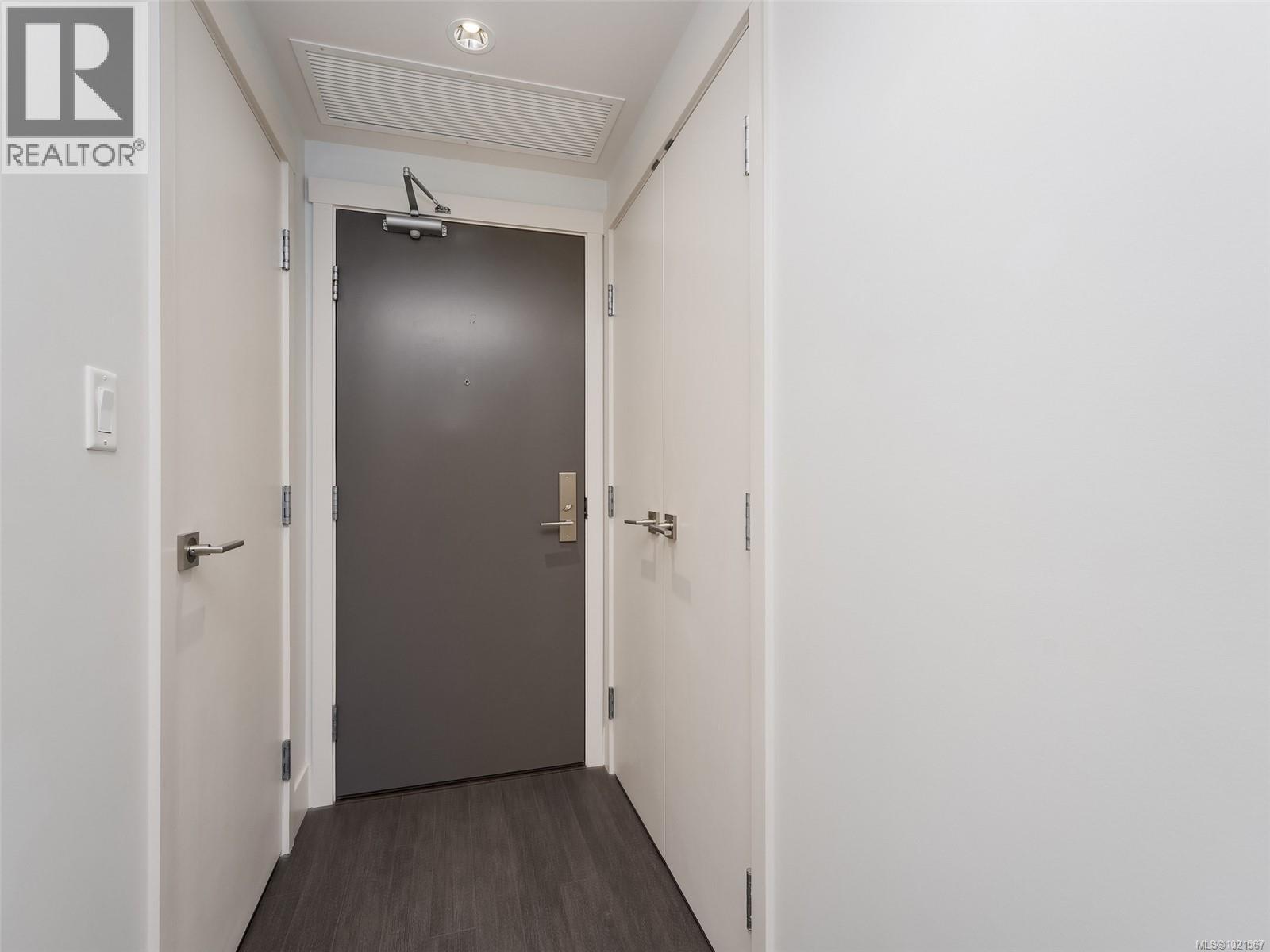 1007 83 Saghalie Road, Victoria