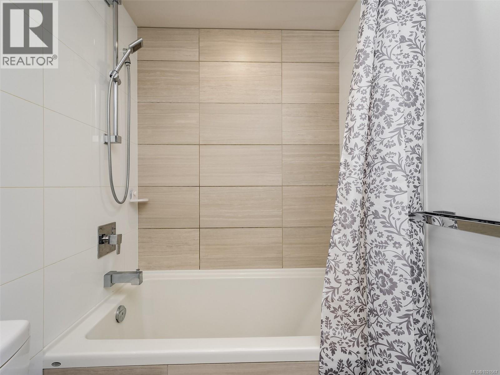 1007 83 Saghalie Road, Victoria